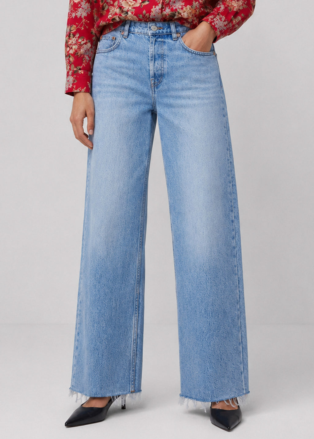 Zara Light-Wash Wide-Leg Raw-Hem Jeans