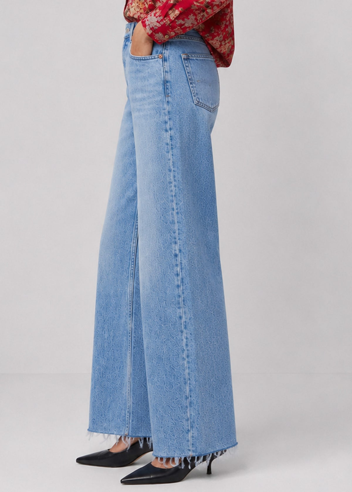 Zara Light-Wash Wide-Leg Raw-Hem Jeans