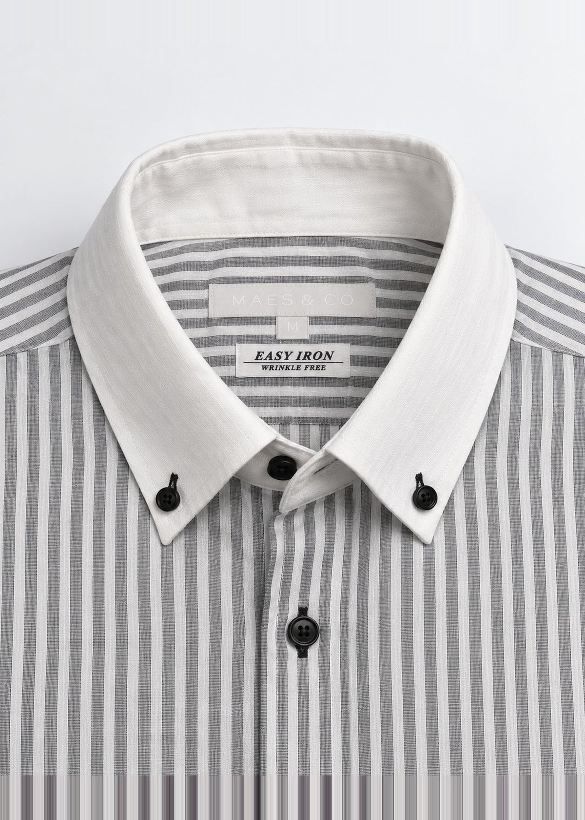 Grey Striped Contrast Collar Short-Sleeve Shirt – collar and buttons close-up